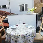 Piccola Nel Centro Storico Arona