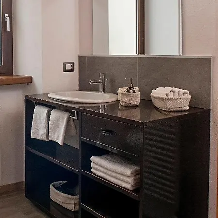Appartement Piccola Nel Centro Storico Arona