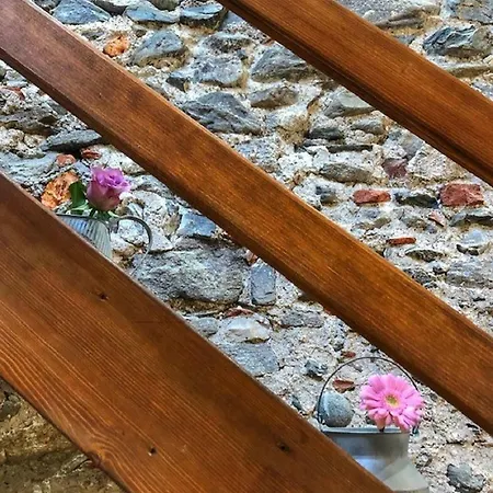 Piccola Nel Centro Storico Arona