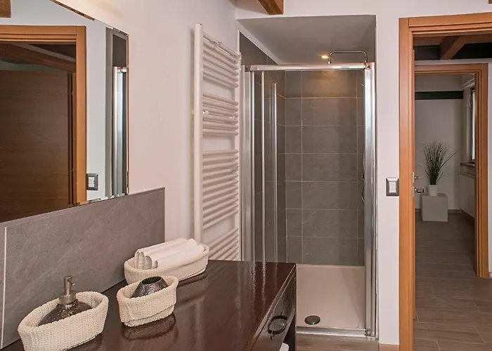 Piccola Nel Centro Storico * 아로나