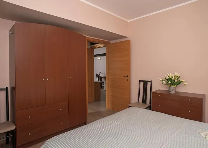 Piccola Nel Centro Storico * 아로나