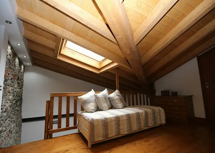 Piccola Nel Centro Storico 아로나