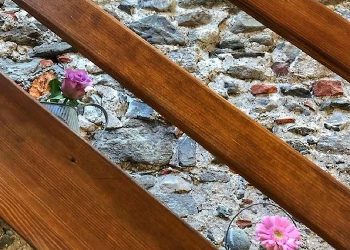 Piccola Nel Centro Storico Arona